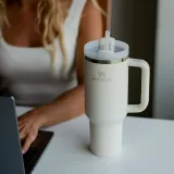 Stanley Quencher 1.18 L Krem Pipetli Termos Bardak Stanley Quencher 1.18 L Krem Pipetli Termos Bardak