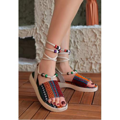 Bej Kilim Desenli Bilekten Bağlamalı Sandalet