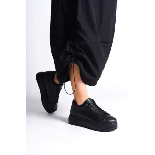 Lisinya948  Bağcıklı Ortopedik Taban Kadın Sneaker Ayakkabı ST Siyah Lisinya948  Bağcıklı Ortopedik Taban Kadın Sneaker Ayakkabı ST Siyah