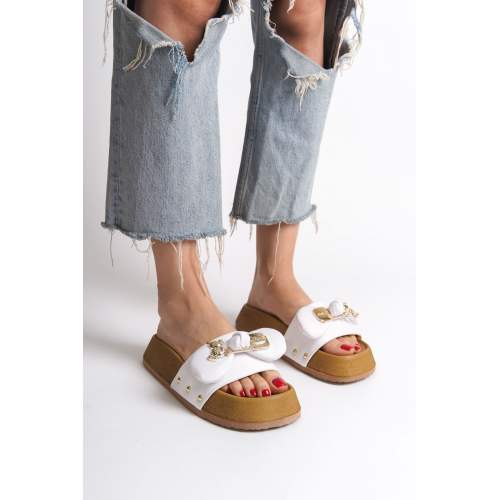 Lisinya948 Kalın ve Ortopedik Taban Ayıcıklı Saten Kadın Terlik KT Beyaz Lisinya948 Kalın ve Ortopedik Taban Ayıcıklı Saten Kadın Terlik KT Beyaz