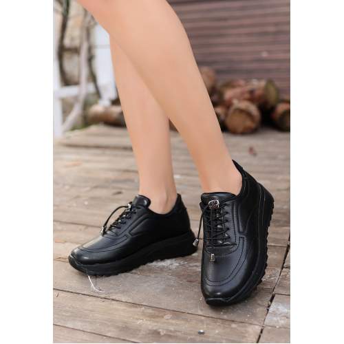 Siyah Cilt  Bağcıklı Spor Ayakkabı